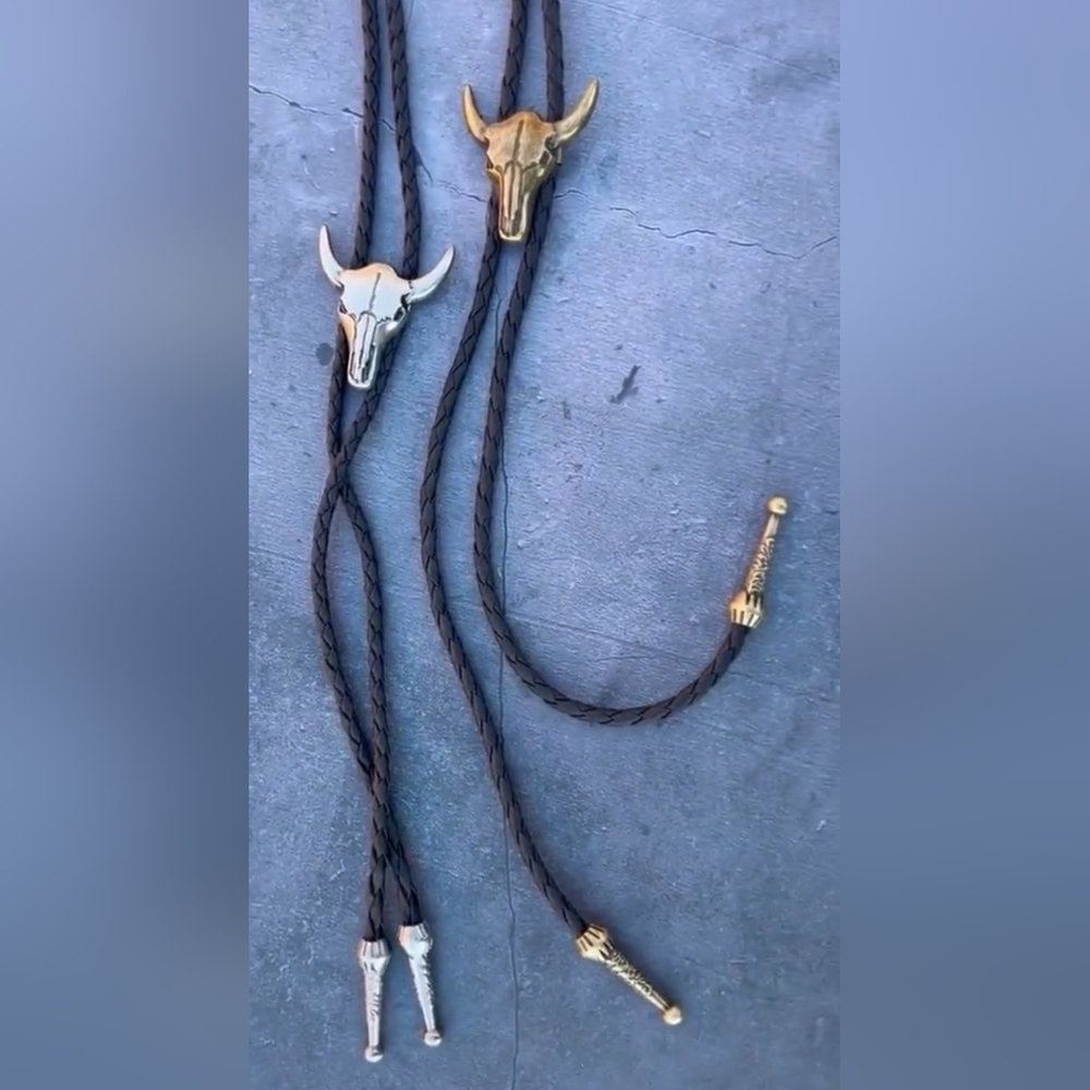New Western longhorn steer bull Skull bolo tie Choose From 4 Colors
